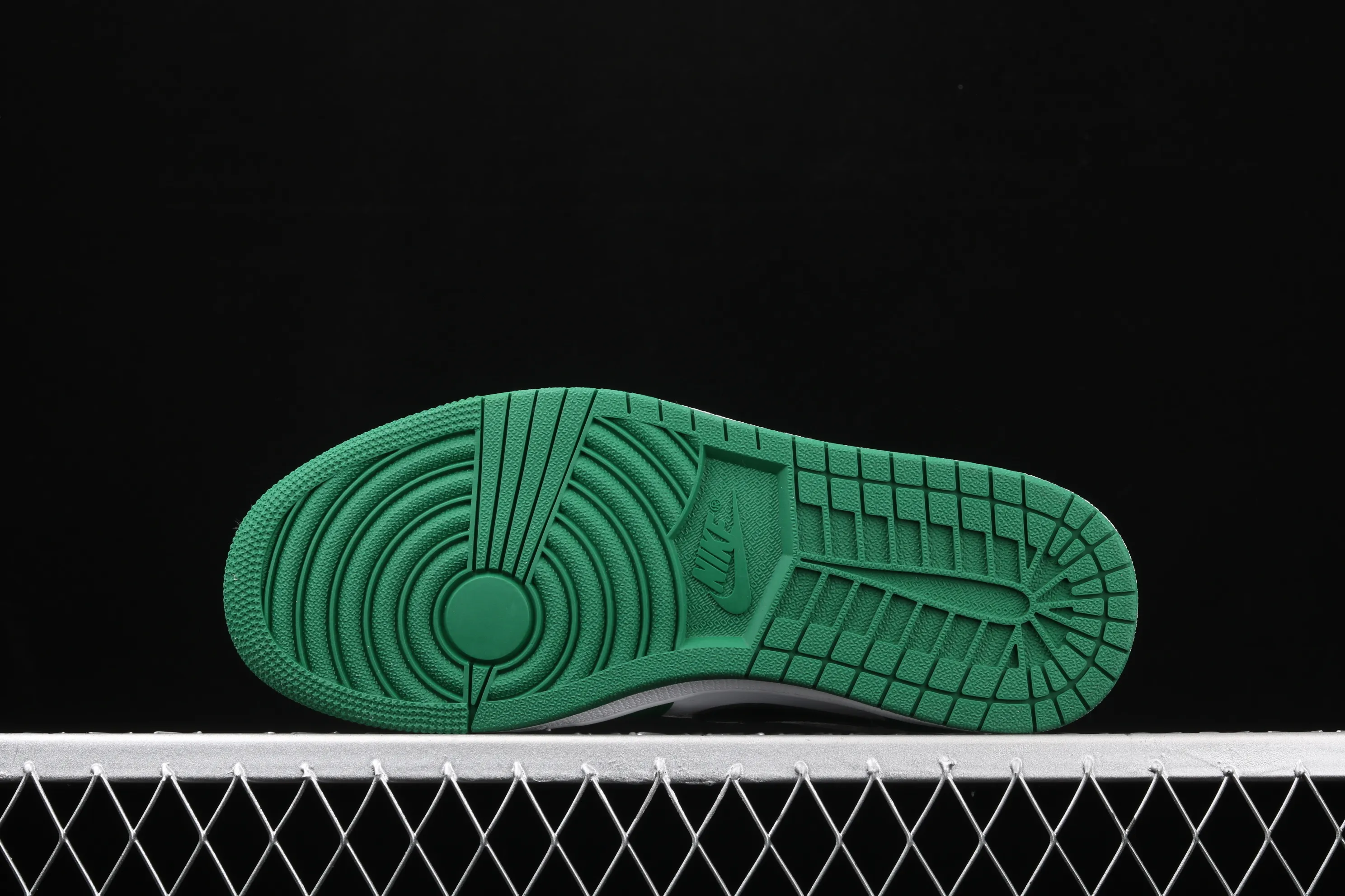 All categories Air Jordan Jordan series basketball shoes Air Jordan 1 Low Air Jordan 1 Low AJ1 Qiao 1 silk stitching low-top cultural and leisure sports sneakers 553558-301
